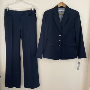 NWT-TAHARI ARTHUR S LEVINE WOMENS PINSTRIPE SUIT (2 PC) SZ.8 NAVY BLAZER & PANTS
